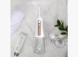 Kako si očistiti zobe doma